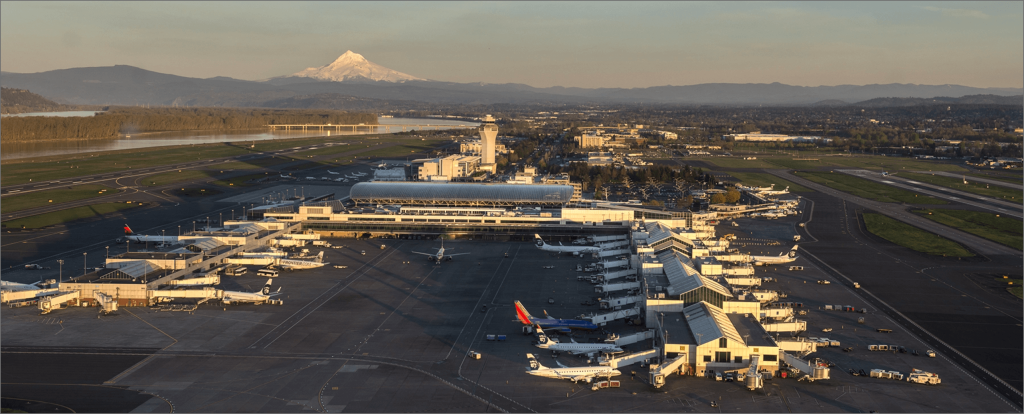 Vista aérea de la terminal del PDX antes de la ampliación.